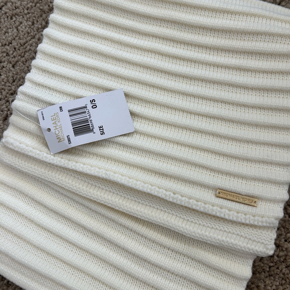 Michael Kors cream color ribbed scarf